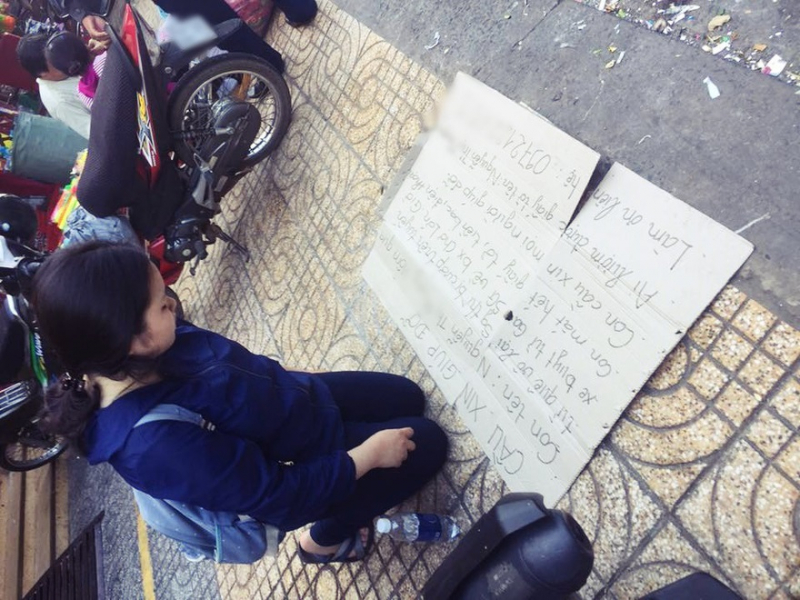 vu nu sinh quy goi ben duong xin lai giay to tuy than truy tim doi tuong bit khau trang trom tai san tren xe buyt