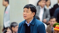 nam thanh nien cuop dien thoai ve ban cho me ruot