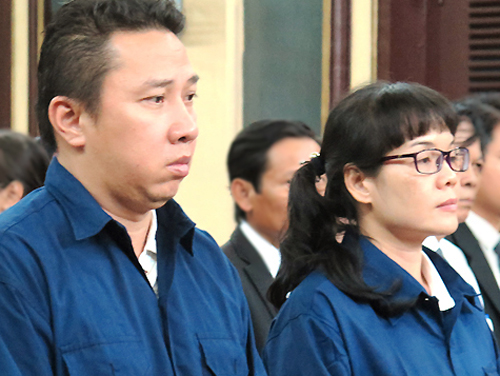 di dem lai suat voi huyen nhu 10 sep ngan hang phai hau toa