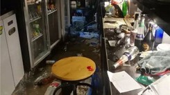 Bị giục cưới trước Tết, chủ quán bar nổi đóa đập phá cửa hàng