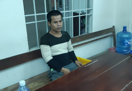 khoi to ke ham hai co gai cuop tien roi tha thi the xuong song