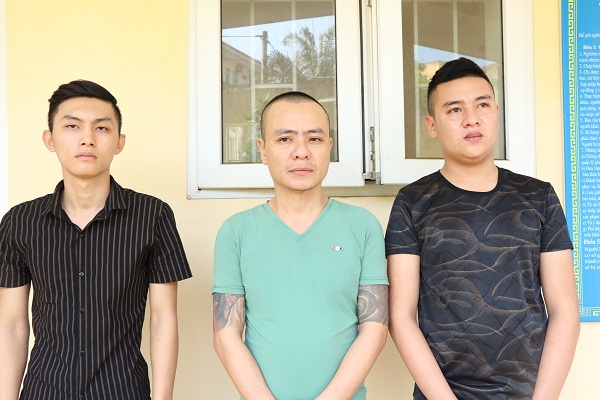 bat nhom tin dung den hanh hung giam giu con no cuong doat tai san