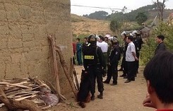 Hàng trăm công an truy lùng kẻ tâm thần chém người dã man