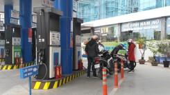 Xăng giảm giá lần đầu tiên trong 2017