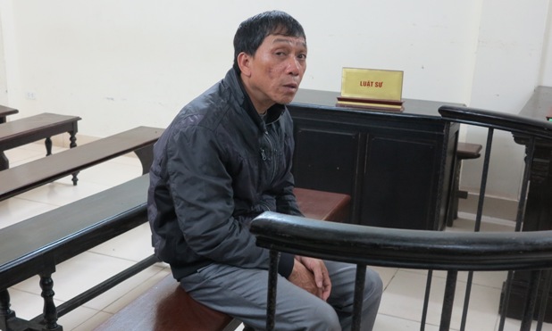 lai xe om moi gioi mai dam cho hai cu ong tren 70 tuoi