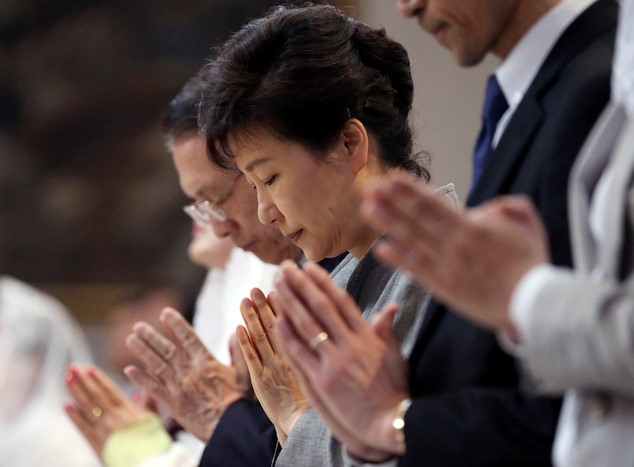 7 tieng bien mat bi an cua ba park khi pha sewol chim