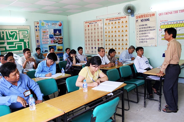 450 cau ly thuyet sat hach lai xe tu cau 151 160