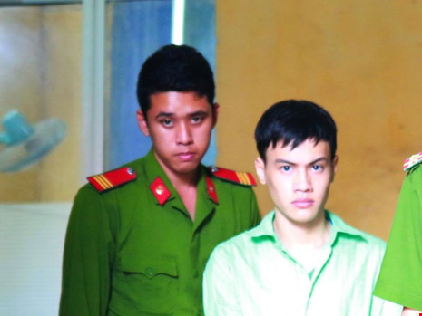 danh vo loi ra toi hiep dam tre em