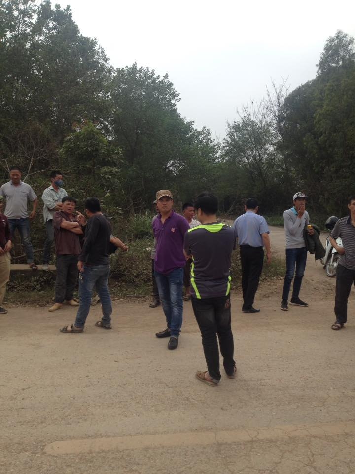 ha noi bi nguoi dan phan doi hoat dong tap ket dat mun rac phai tam dung