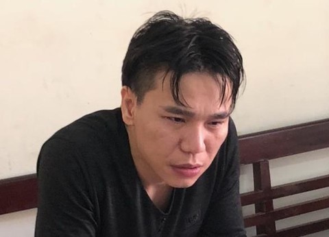 con duong sa nga cua chau viet cuong duoi mat nguoi than