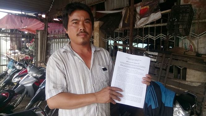 co gai tong 3 nguoi thuong vong giua pho cho bi khoi to