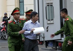 Mâu thuẫn lời khai các bị cáo về những bao tiền 'đi đêm' ở PVN