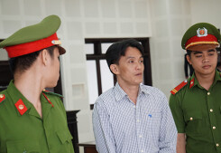 Giết bạn vì nghi có tình cảm với vợ