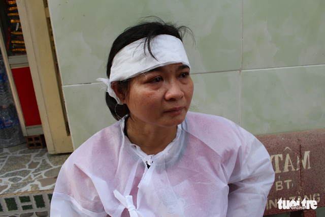 dam tang dam nuoc mat cua anh bao ve xa than cuu nguoi thoat khoi dam chay carina