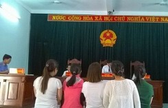 Phó chủ tịch Hội Phụ nữ bị đánh ghen không còn mảnh vải che thân