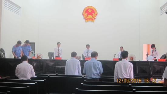 sap xu vu dieu tra vien chuyen an nam cam bi truy to toi lam quyen