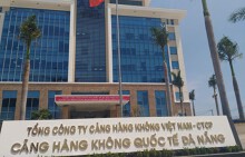 Kỷ luật đội trưởng an ninh sân bay lấy tài sản của khách