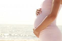 Chồng bị khởi tố vì làm vợ có bầu