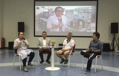 Hãy nghe xem giáo sư nói gì, thay vì cúi xuống nhìn xem ăn mặc ra sao