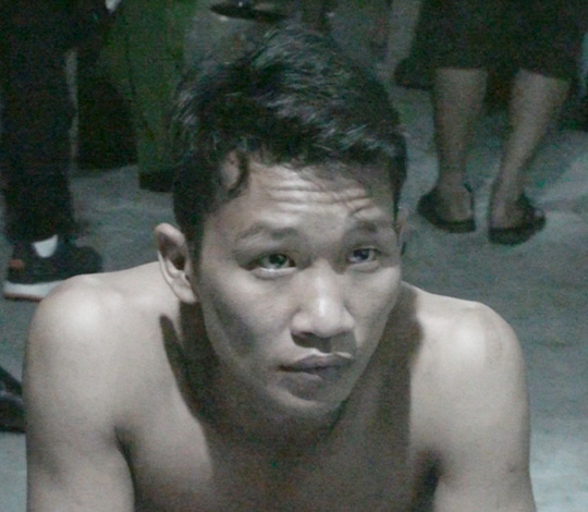 nhan vien quan bar bat coc nguoi doi tien chuoc