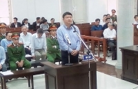 vu 2 nhom thanh nien ban nhau kinh hoang hon chien tu viec dua nguoi bi tai nan di cap cuu