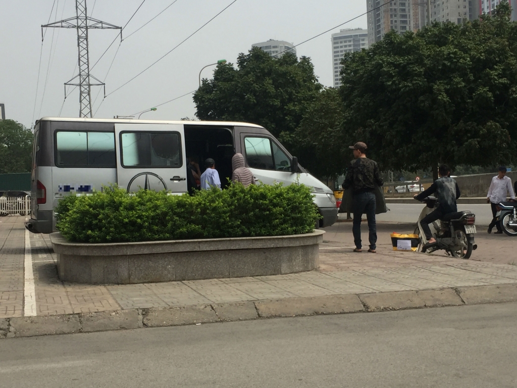 ha noi xe du ben coc van ngang nhien ton tai