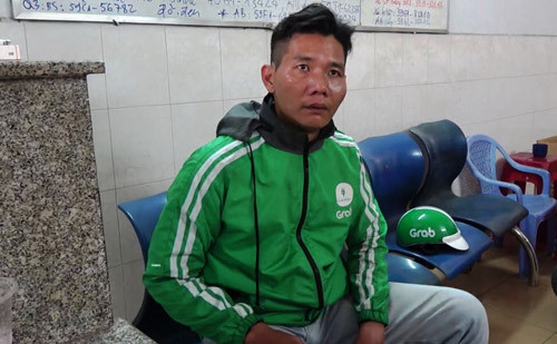thanh nien mac dong phuc grabbike cuop ve so phu nu ngheo