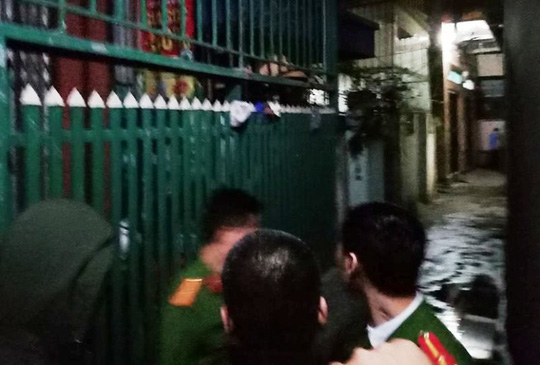 hang xom bat ngo khi ong phan van vinh bi bat kham nha