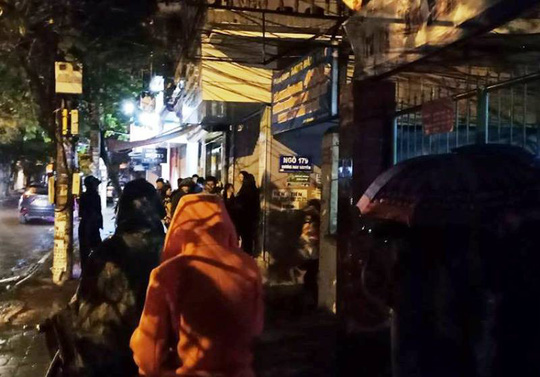 hang xom bat ngo khi ong phan van vinh bi bat kham nha