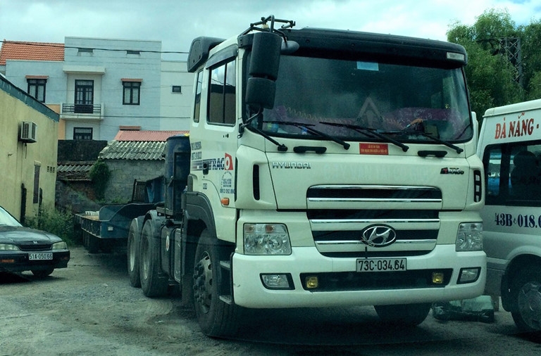 vu cay khung lot tram vi pham dai dang cua mot nha xe