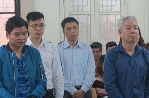 7 can bo tong cuc thuy san lam gia giay phep truc loi doanh nghiep