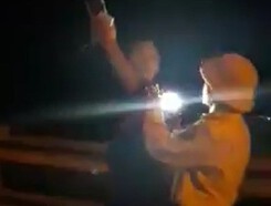 Điều chuyển công tác vị CSGT rọi đèn pin, vung tay về phía người quay phim