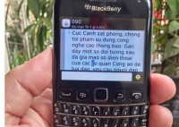 hang loat khach hang to nu nhan vien vietnam airlines lua dao ca ty dong tien ve may bay