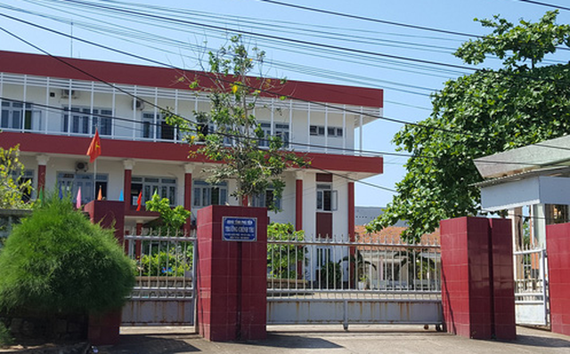 de nghi truy to 2 cuu hieu pho truong chinh tri phu yen