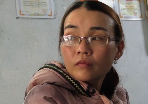 co gai trom nhieu tiem vang bi bat tu mau son mong tay