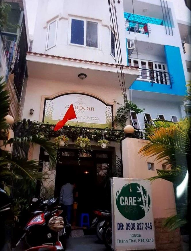 o mai dam dong tinh nam doi lot spa ngay tiep 15 khach