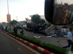 Tai nạn giao thông ở Gia Lai: Xe tải 'điên cuồng' tông gãy barie trạm thu phí trước khi gây tai nạn