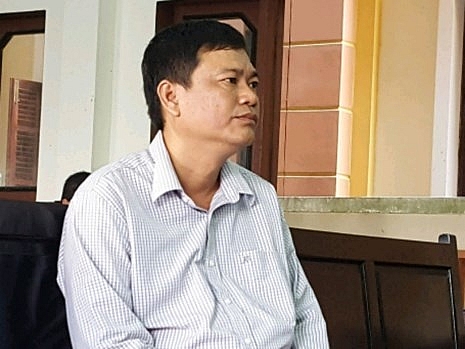 dang xu cuu dieu tra vien vu nam cam