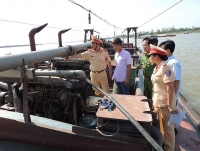 van con tinh trang khai thac cat trai phep tren song hong