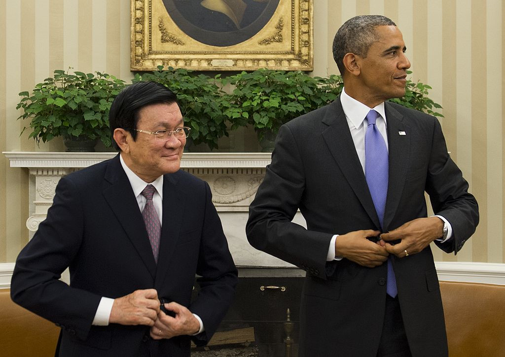 22 nam viet my tu cai bat tay cua bill clinton den bun cha obama