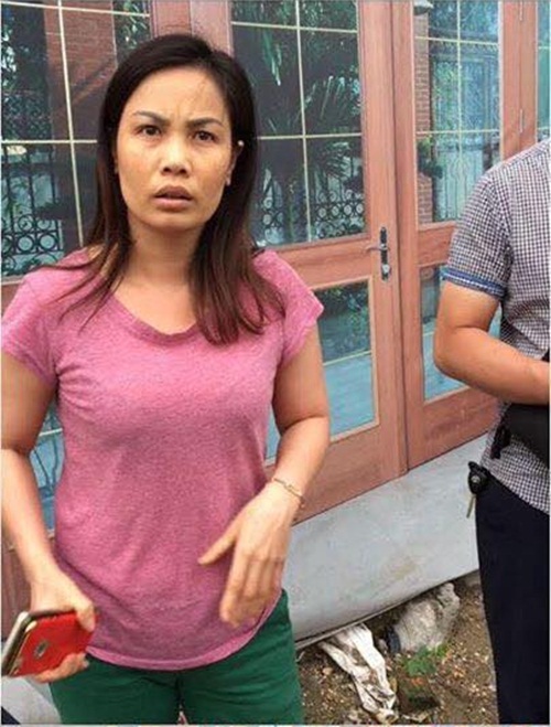 cong an moi nguoi phu nu gia danh nha bao doa csgt len lam viec
