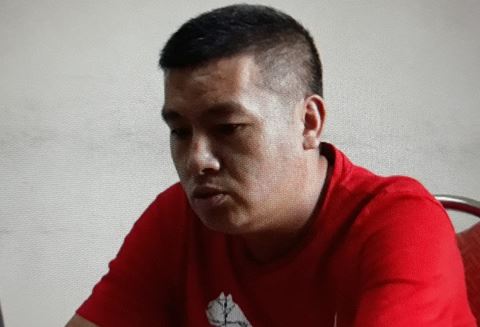 bat qua tang 1 nguoi trung quoc dang dung the atm gia rut tien