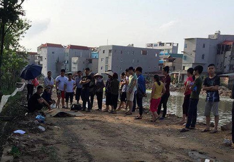 thuc hu vu co gai bi hiep dam vut xac xuong ho