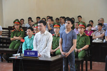 Vụ 8 người chạy thận tử vong: Một luật sư bị mời ra khỏi phiên tòa