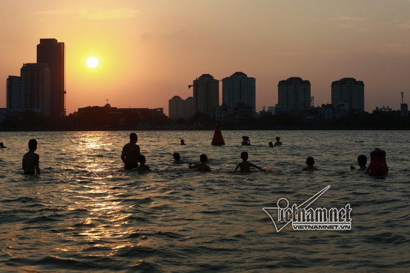 nam thanh nu tu va cho cung o be boi lon nhat ha noi