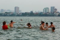 lac troi o be boi vo cuc tren cao rong 7000 m2 giua long ha noi ngay he
