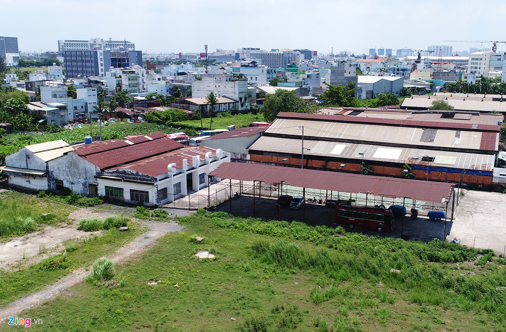 4 khu dat cong bo hoang tren doan duong hon 1 km o sai gon