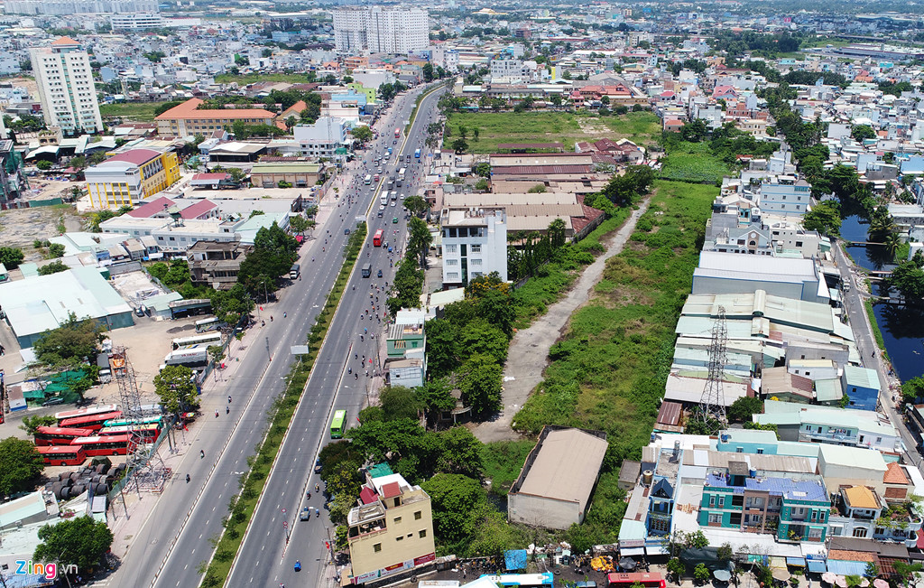 4 khu dat cong bo hoang tren doan duong hon 1 km o sai gon