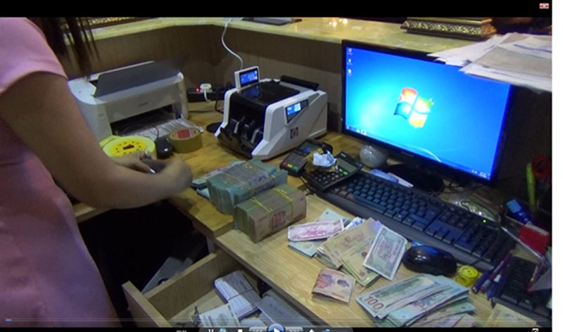 pha song bac poker tra hinh quy mo o trung tam sai gon
