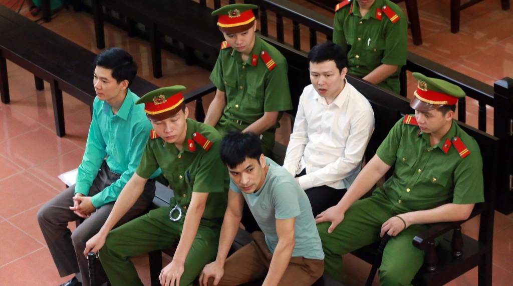 live xet xu bs hoang cong luong sang 285 vi sao tranh cai nay lua